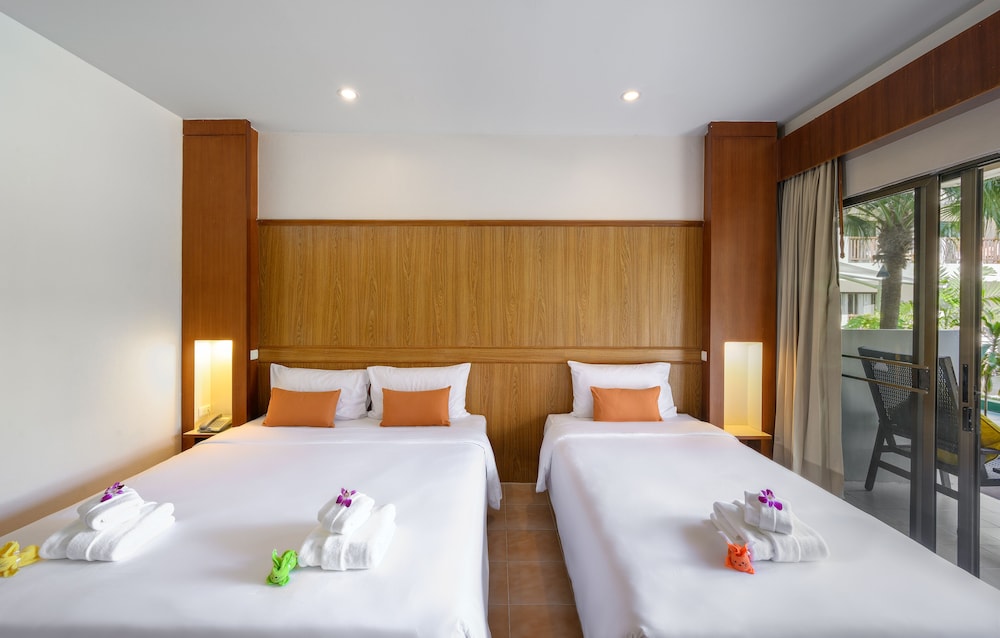 Patong Lodge Hotel 8/59