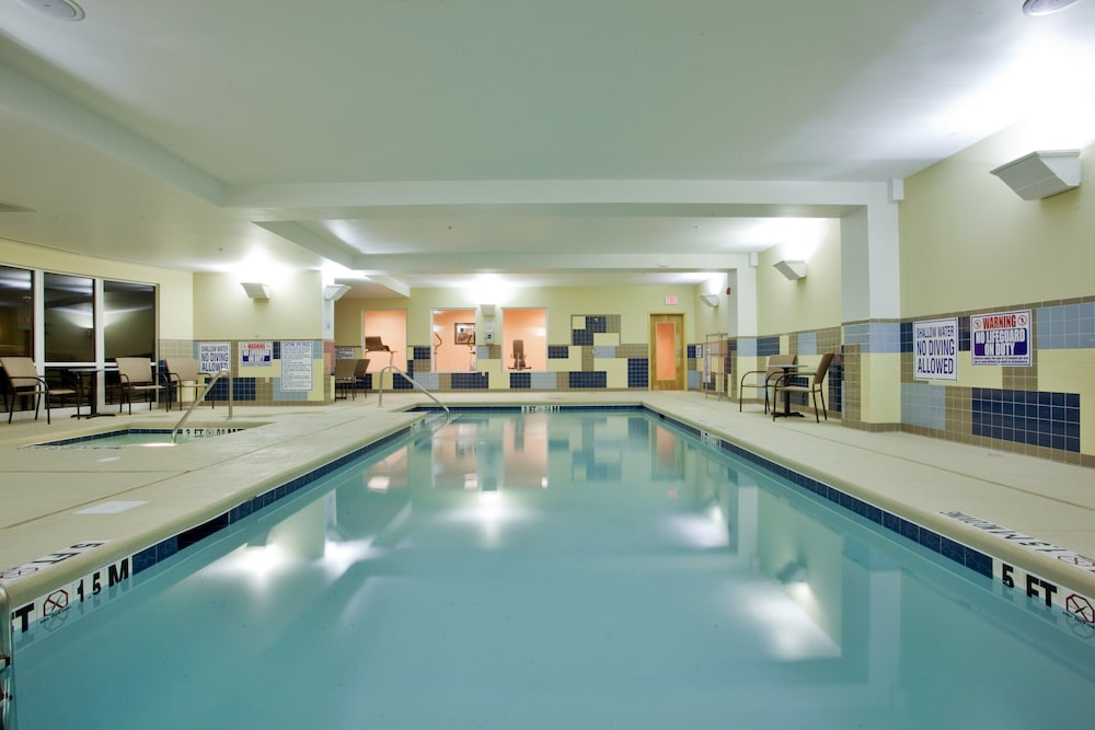 Holiday Inn Express Hotel and Suites Raleigh Sw Nc State 30/80
