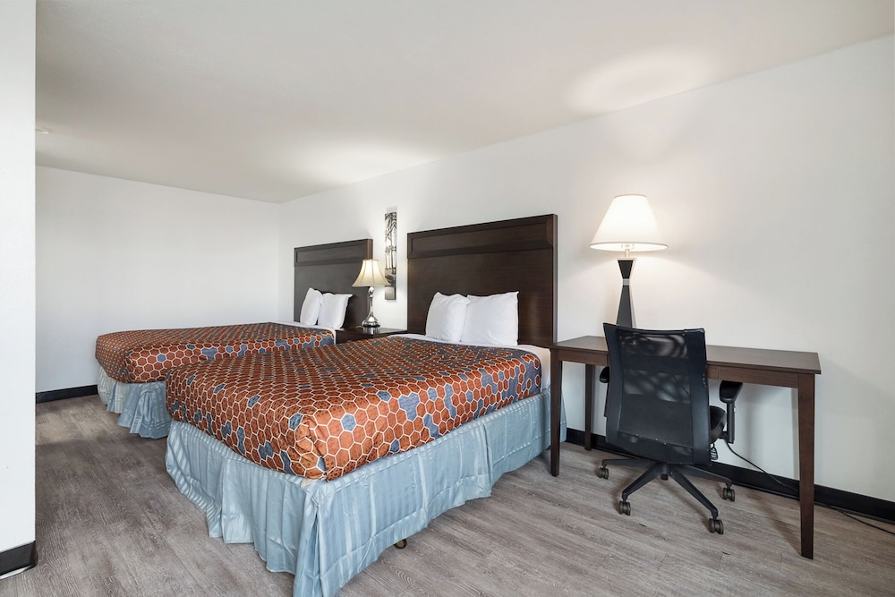 Kennewick Suites 17/58
