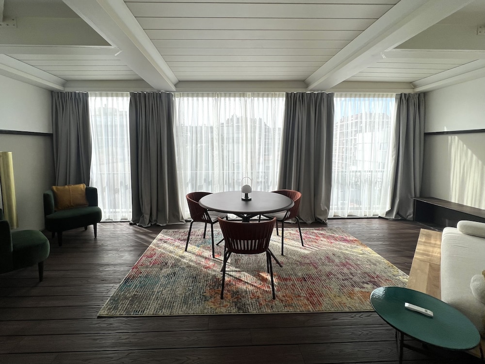 Boutique Hotel Martini 17 9/16