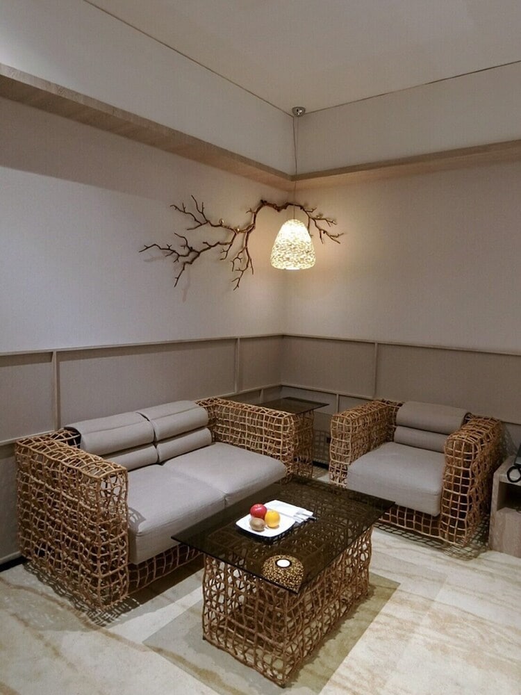 ARTREE HOTEL 48/65