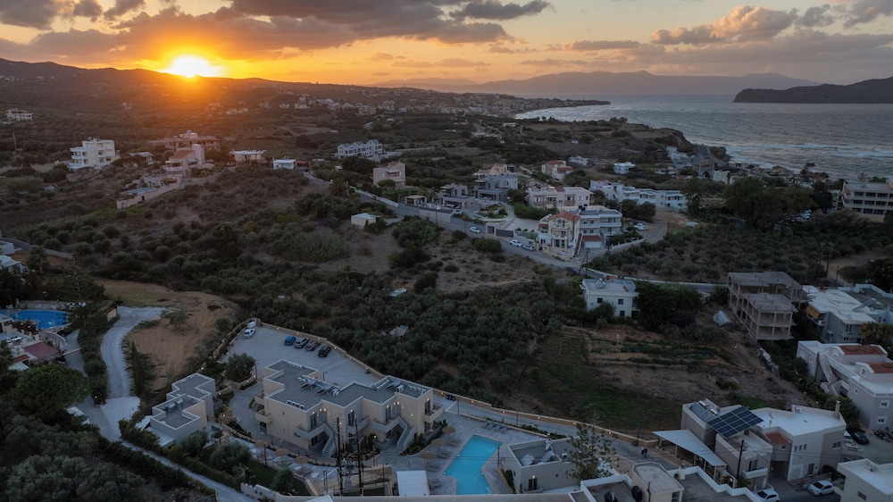 Villaggio Mare Suites 56/60