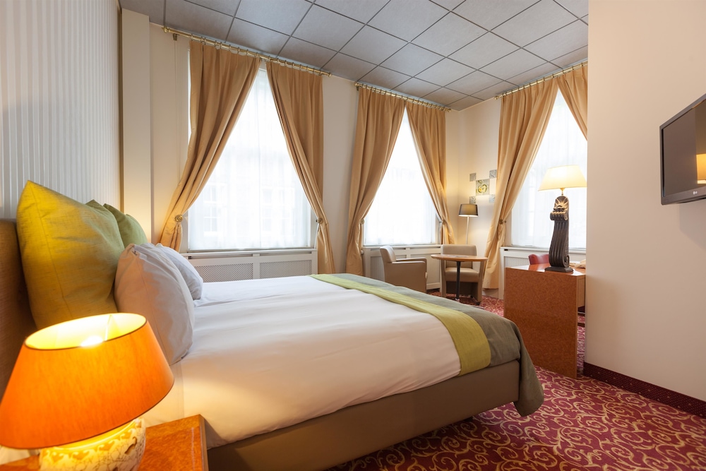 Grand Museum Hotel, BW Signature Collection 13/64