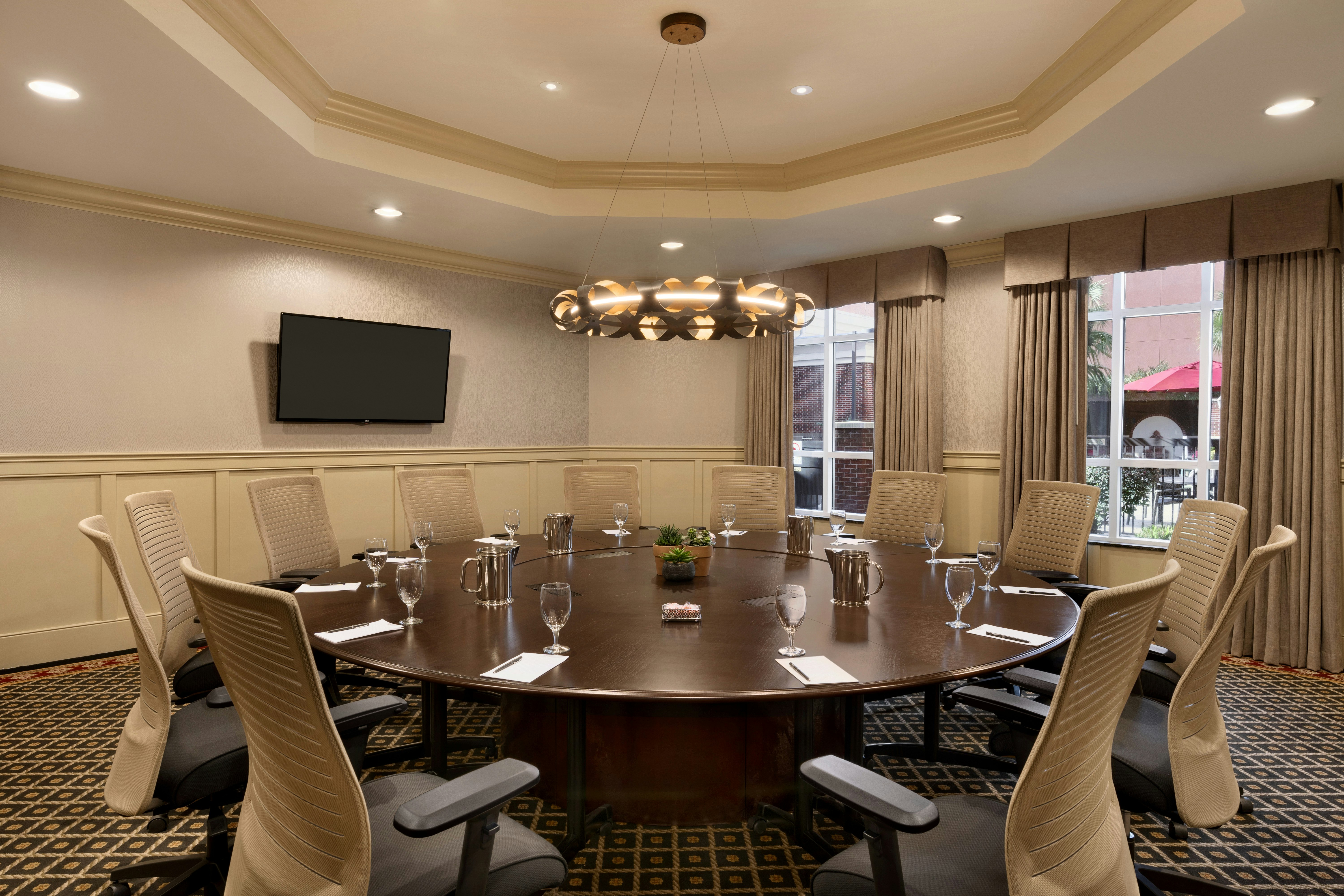 HILTON COLUMBIA CENTER 44/53