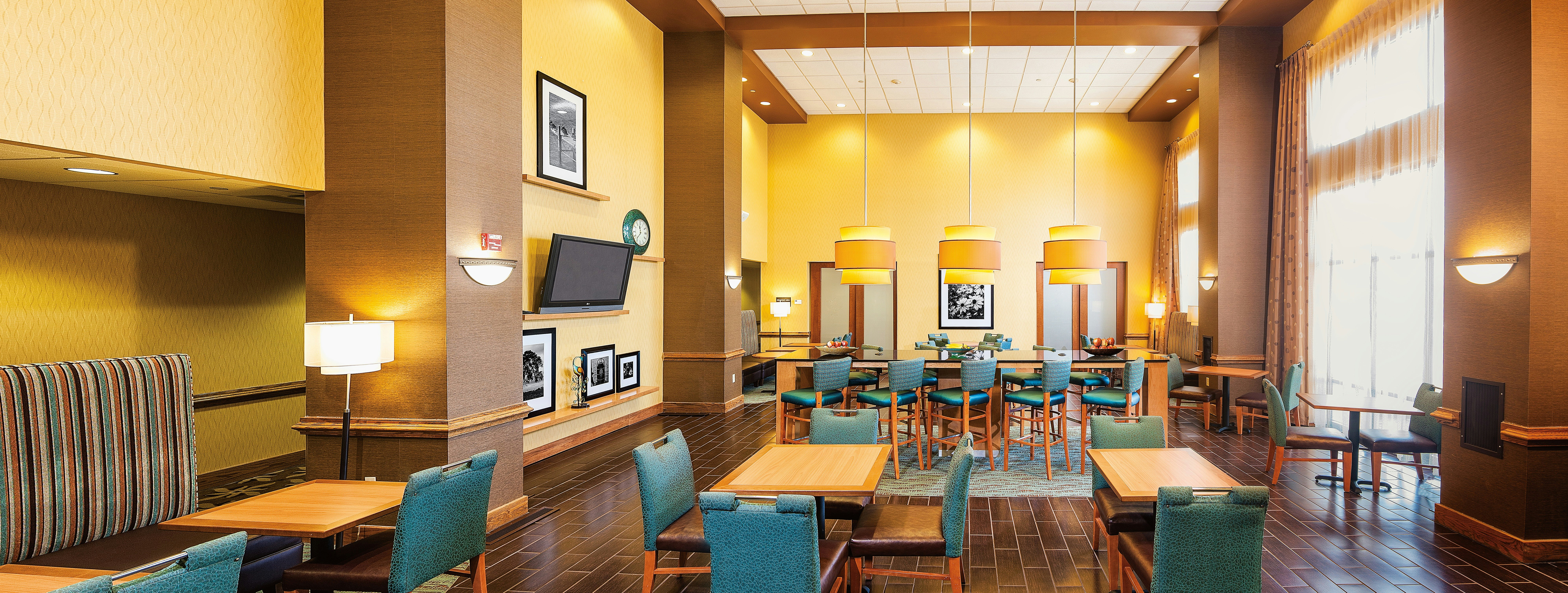 Hampton Inn & Suites Chesapeake-Square Mall 24/41