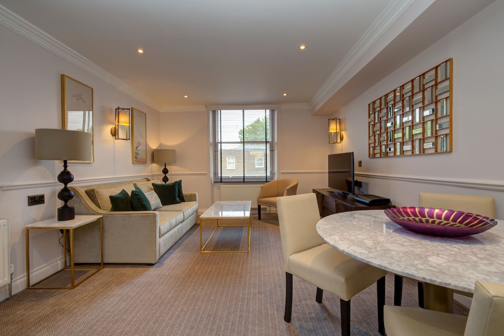 COLLINGHAM SERVICED APARTMENTS 41/56