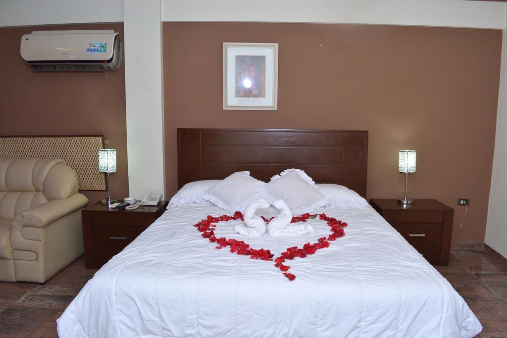 HOTEL LAS AMERICAS 8/29