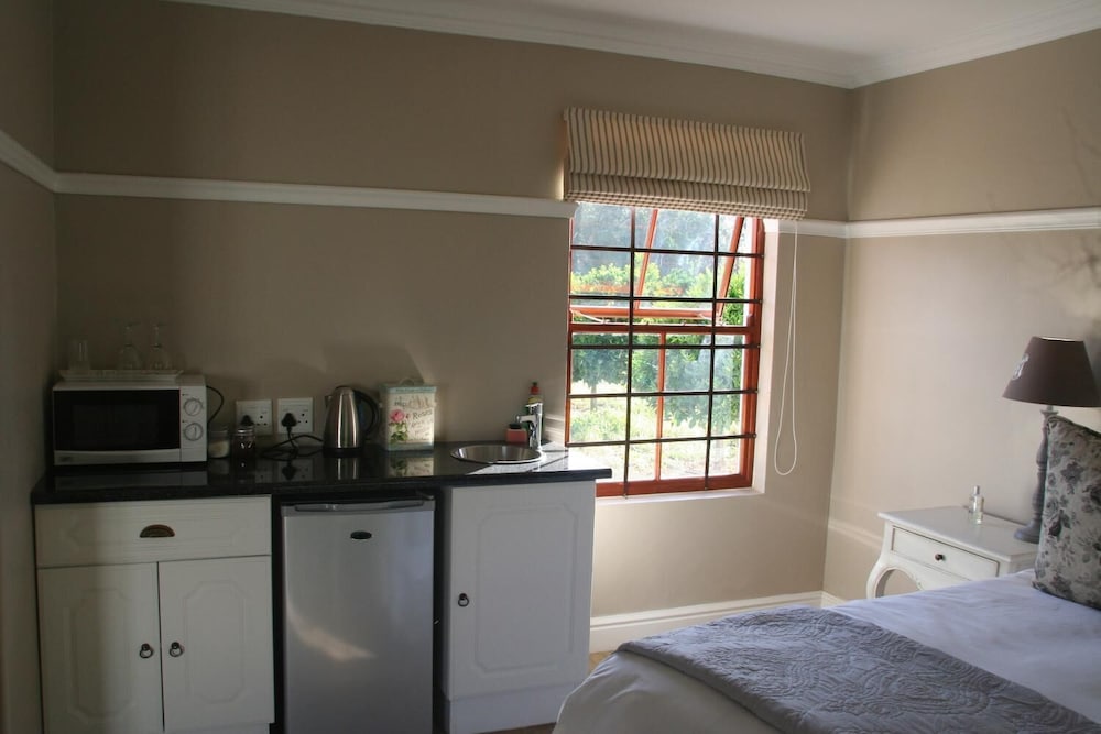 Happy Lands Self Catering/B&B 22/48