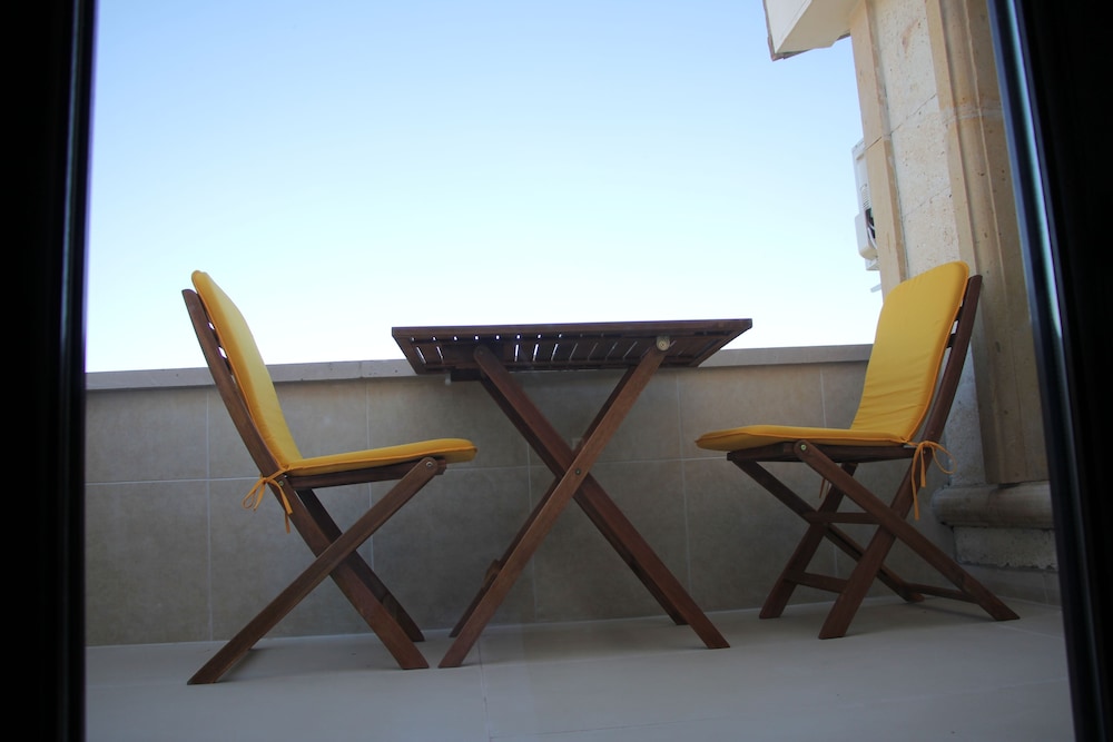 El Nazar Stone Suite 4/50
