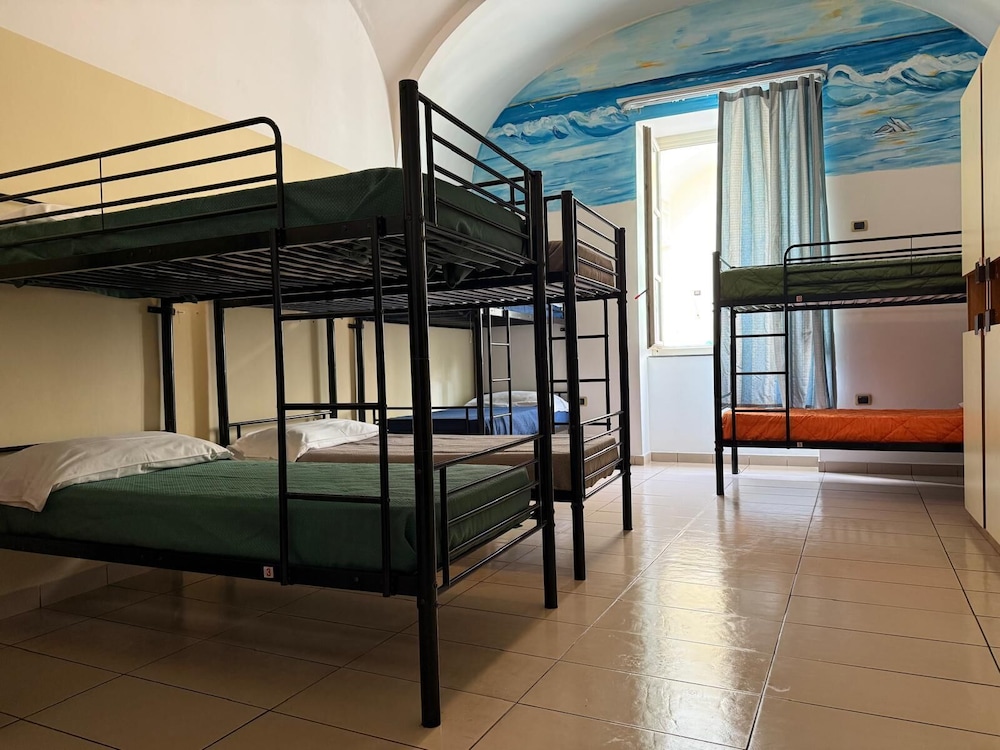 SEVEN HOSTEL 26/57