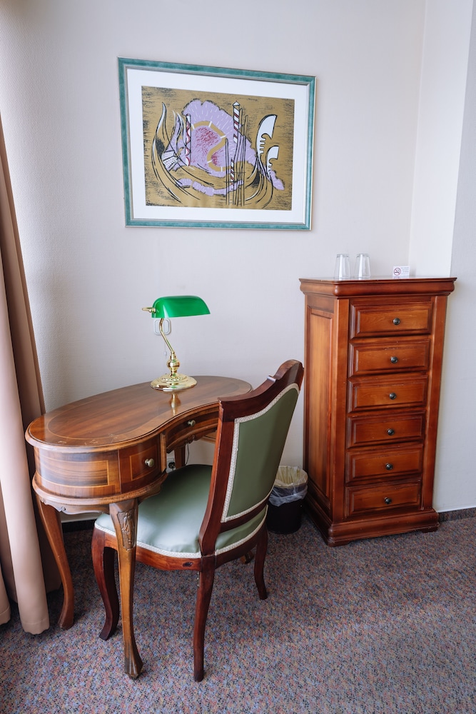 Pannonia Hotel 8/50