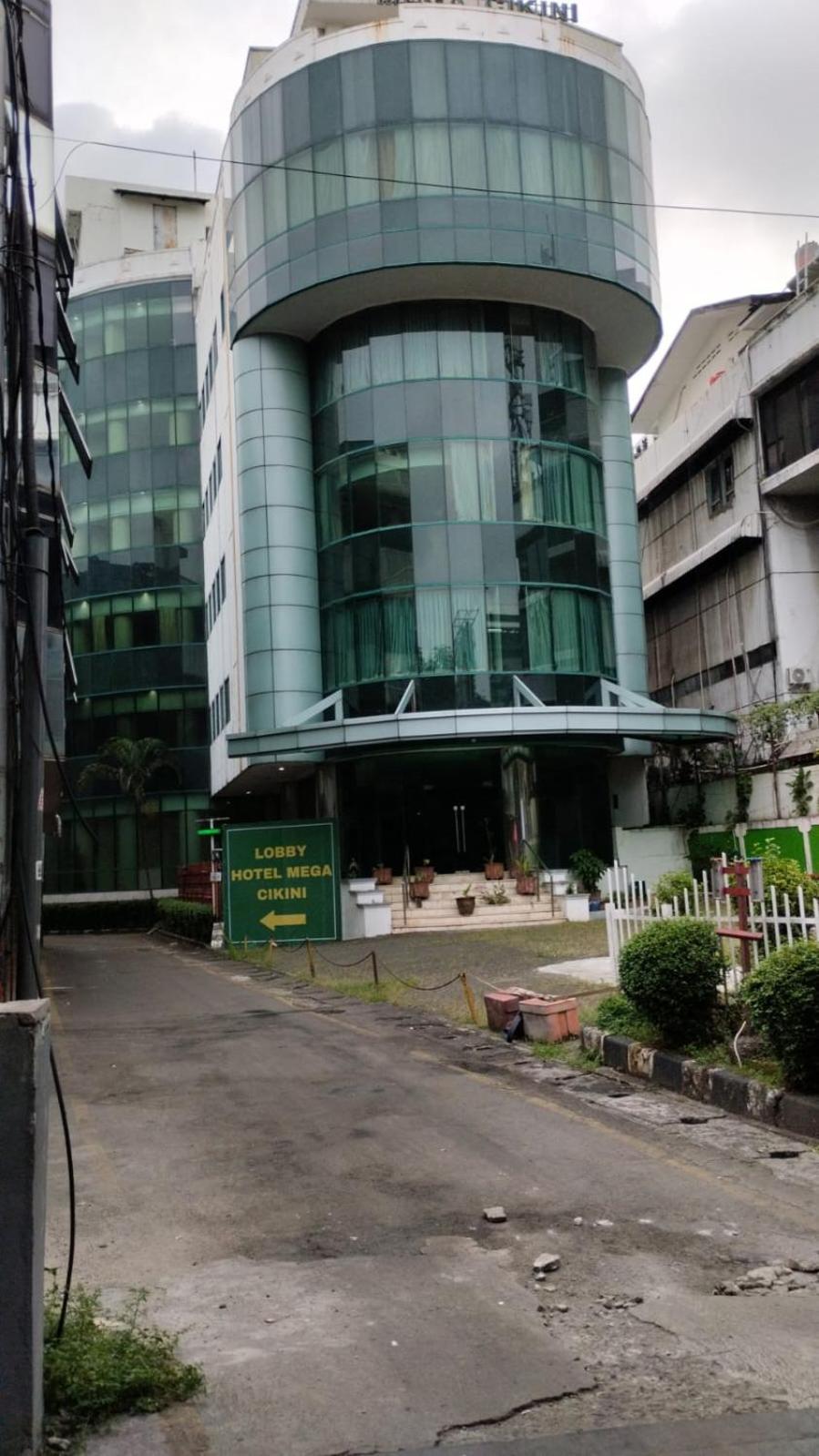 Hotel Mega Cikini 1/28
