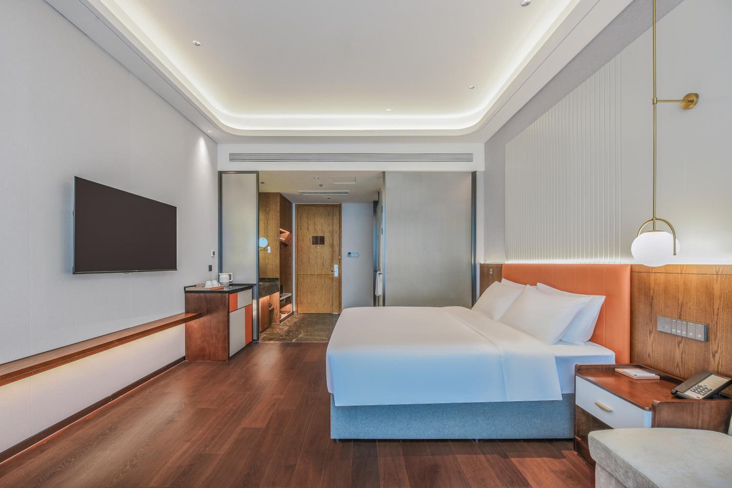 SUPERIOR, KING BED