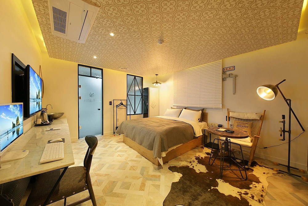Hotel Nol 34/45