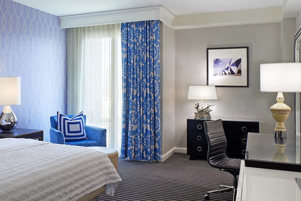 Hyatt Centric Delfina Santa Monica 35/65