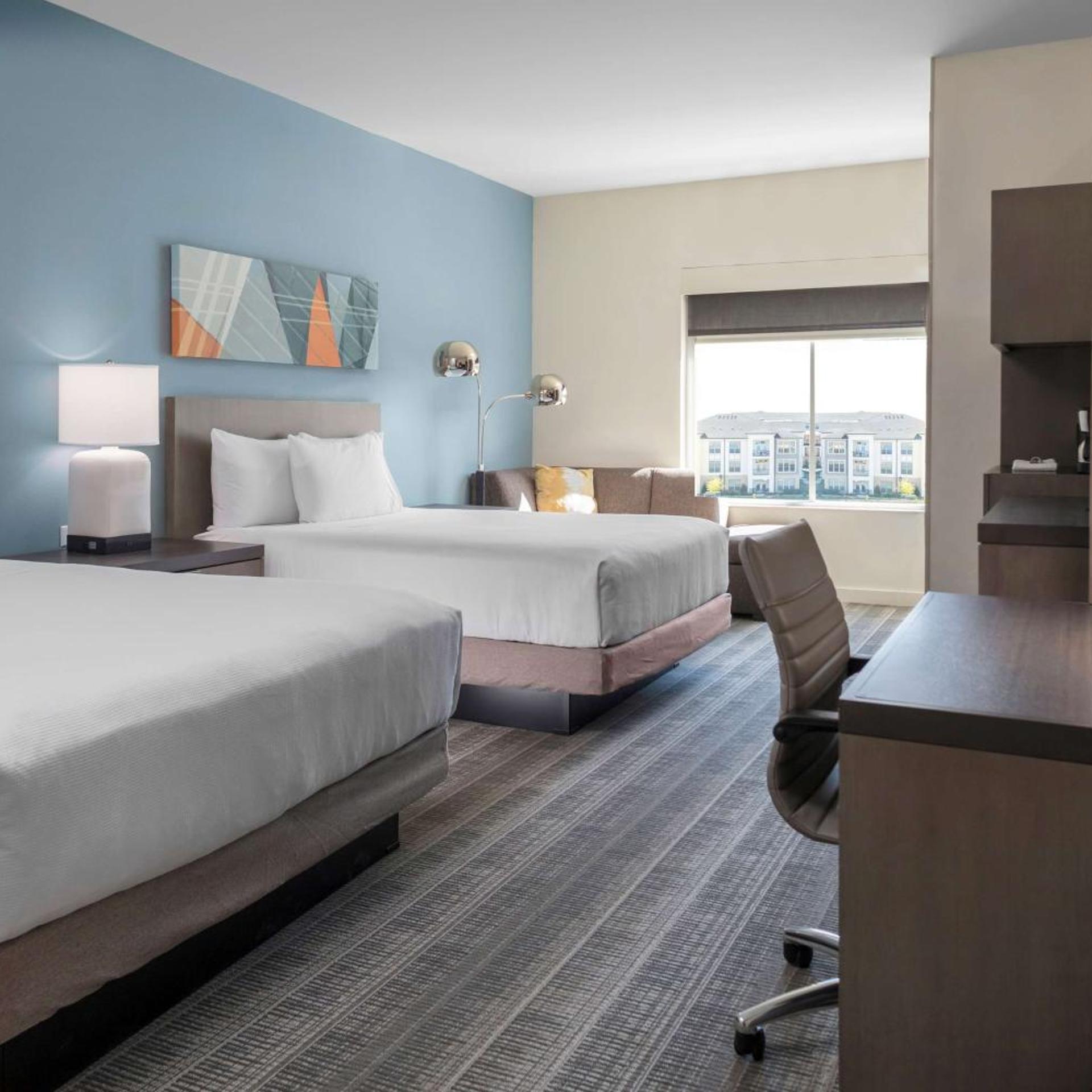 Room, 2 Queen Beds, Den
