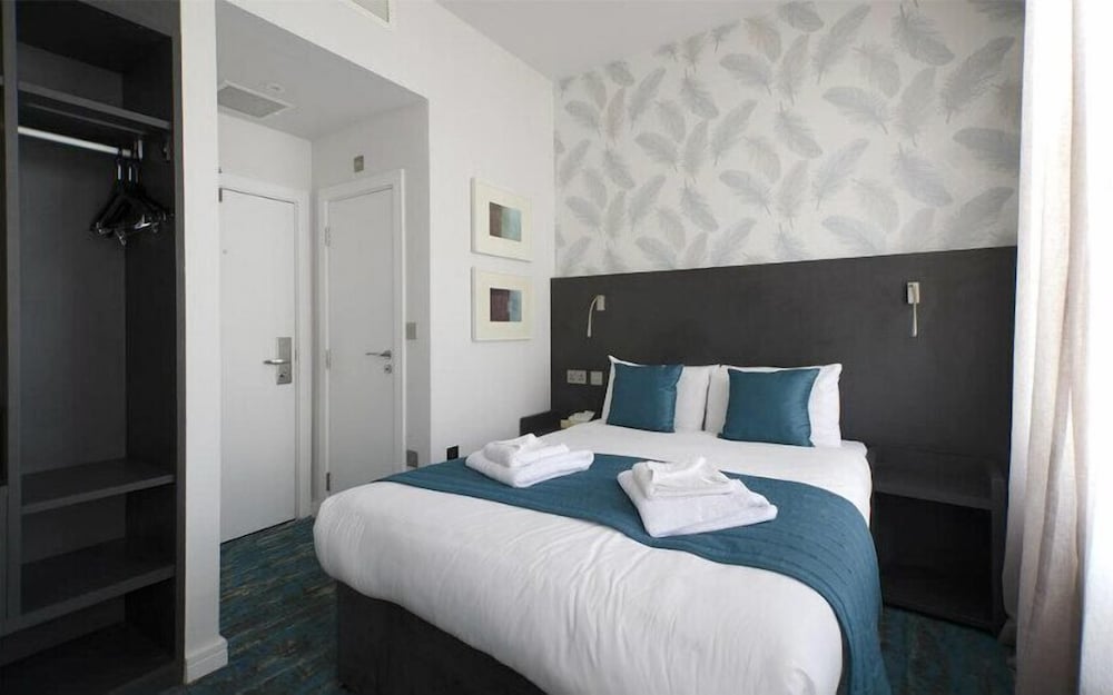 Commodore Hotel London 20/55