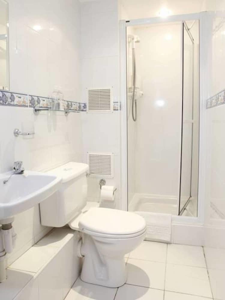 Abbotsford Guest House 21/25