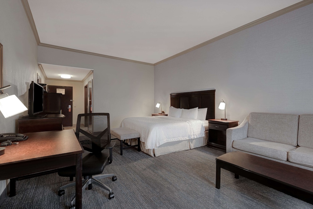 Hampton Inn Suites Galveston 36/68