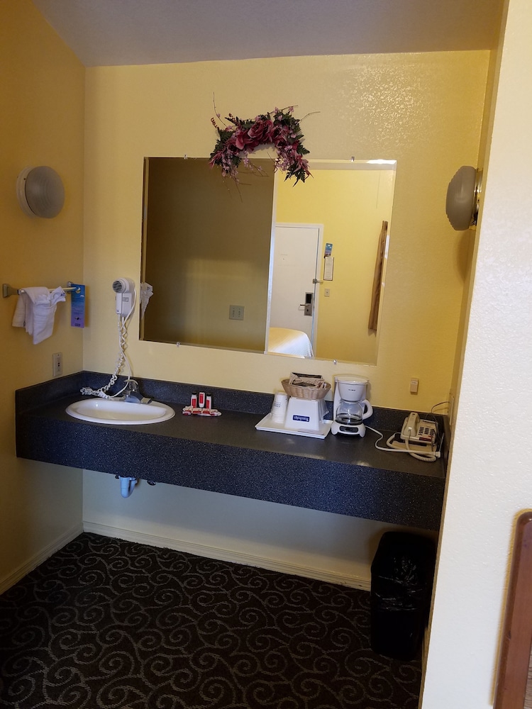 Travelodge by Wyndham Wenatchee 4/32