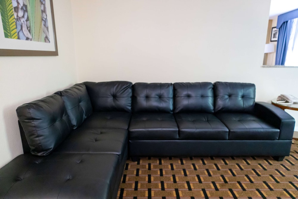 Baymont by Wyndham College Park Atlanta Airport South 34/50