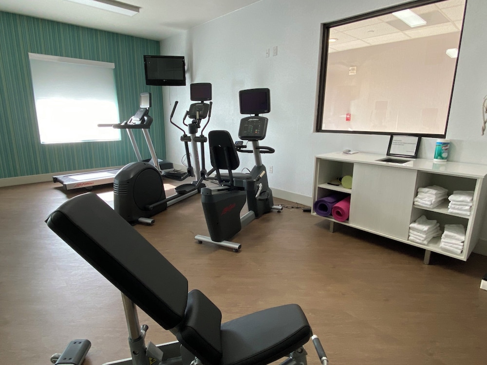 Holiday Inn Express Hotel And Suites Beaumont Oak Valley 46/66