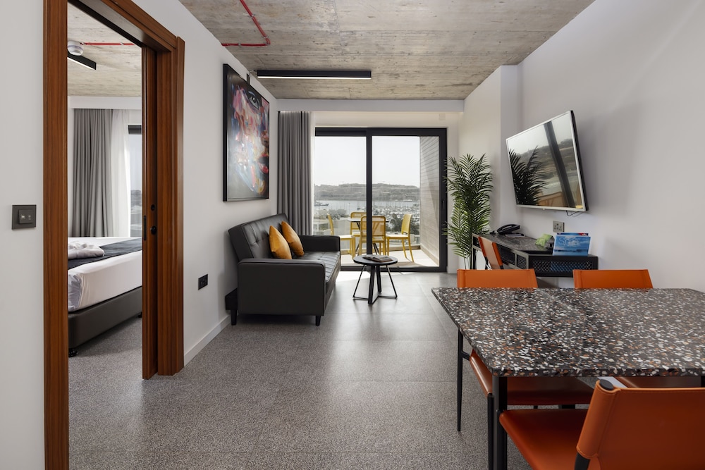 Grands Suites Hotel Residences & Spa 35/50
