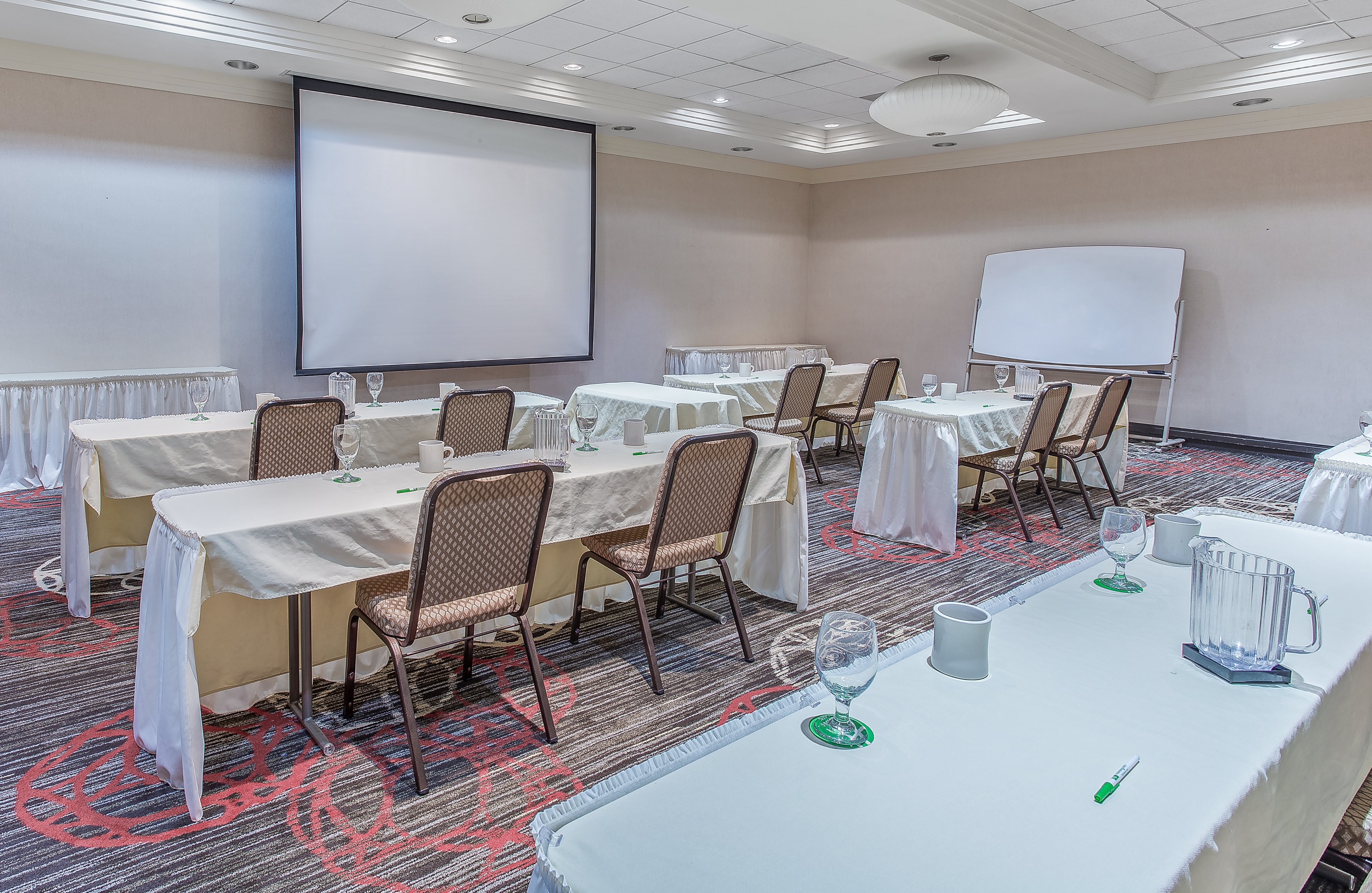 Holiday Inn Louisville Airport - Fair/Expo 47/57