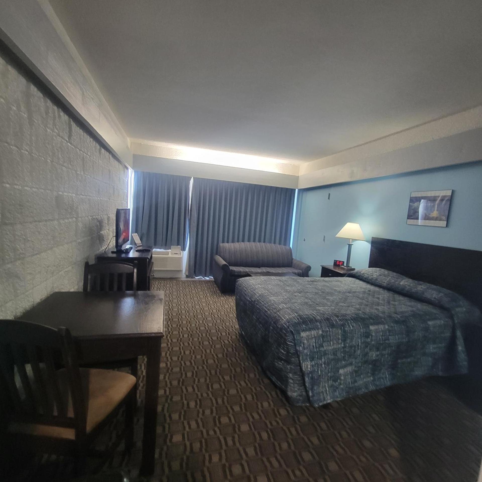 Standard, Queen Bed, Partial Ocean View, South Wing
