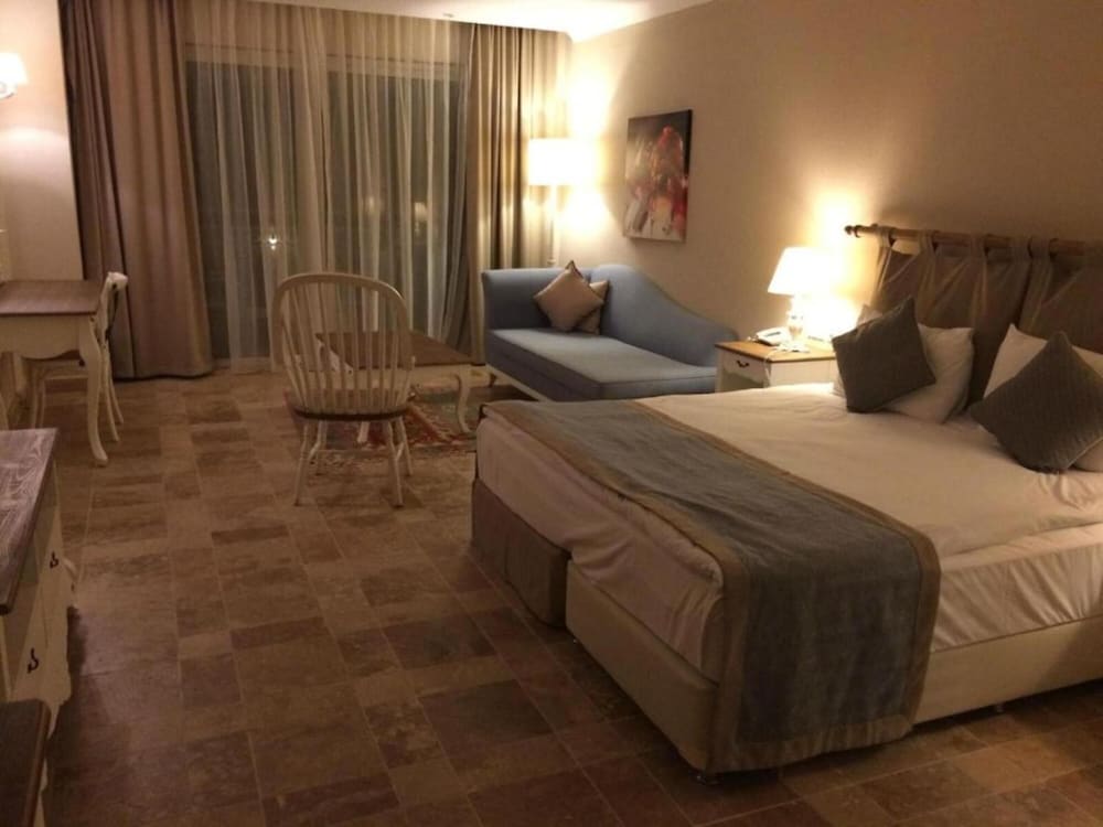 Andriake Beach Club Hotel 12/50