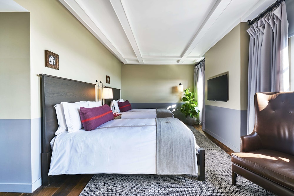 The Hollywood Roosevelt 8/50