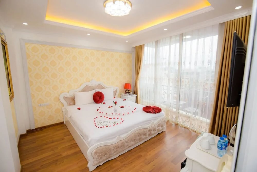 Hanoi Cristina Hotel & Travel 4/28