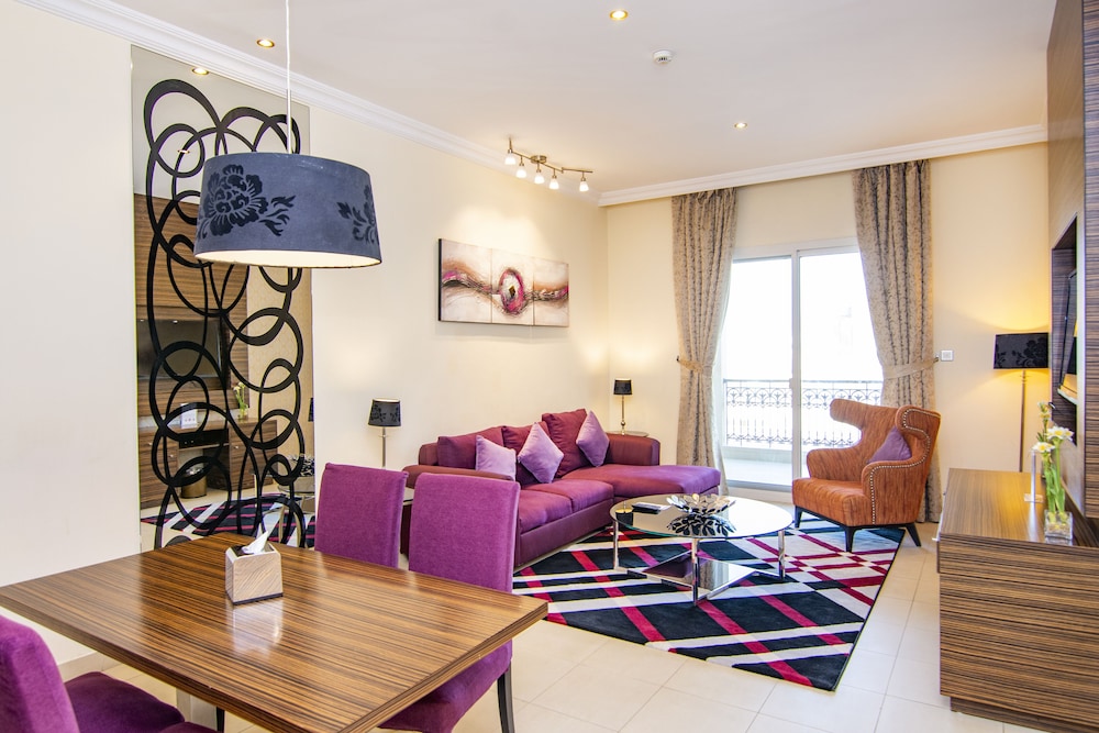 Mughal Suites 31/50