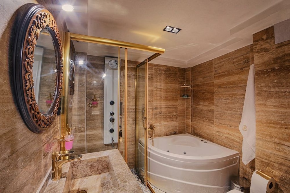 Sam Franss Boutique Hotel 21/22