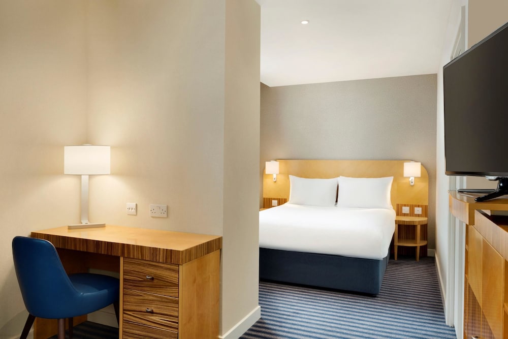 华美达考文垂套房酒店(Ramada Hotel & Suites by Wyndham Coventry) 图片5