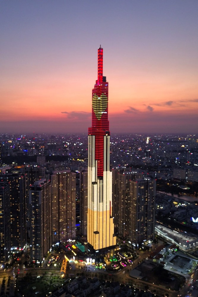 Hoasun Boutique Apartment - Vinhomes Central Park 42/50