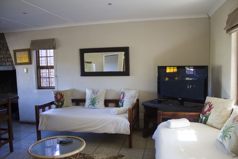 Aan Die Oewer Guest House 19/42