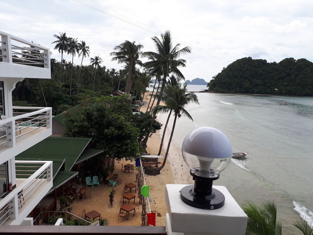 Orange Pearl Beach Resort 75/81