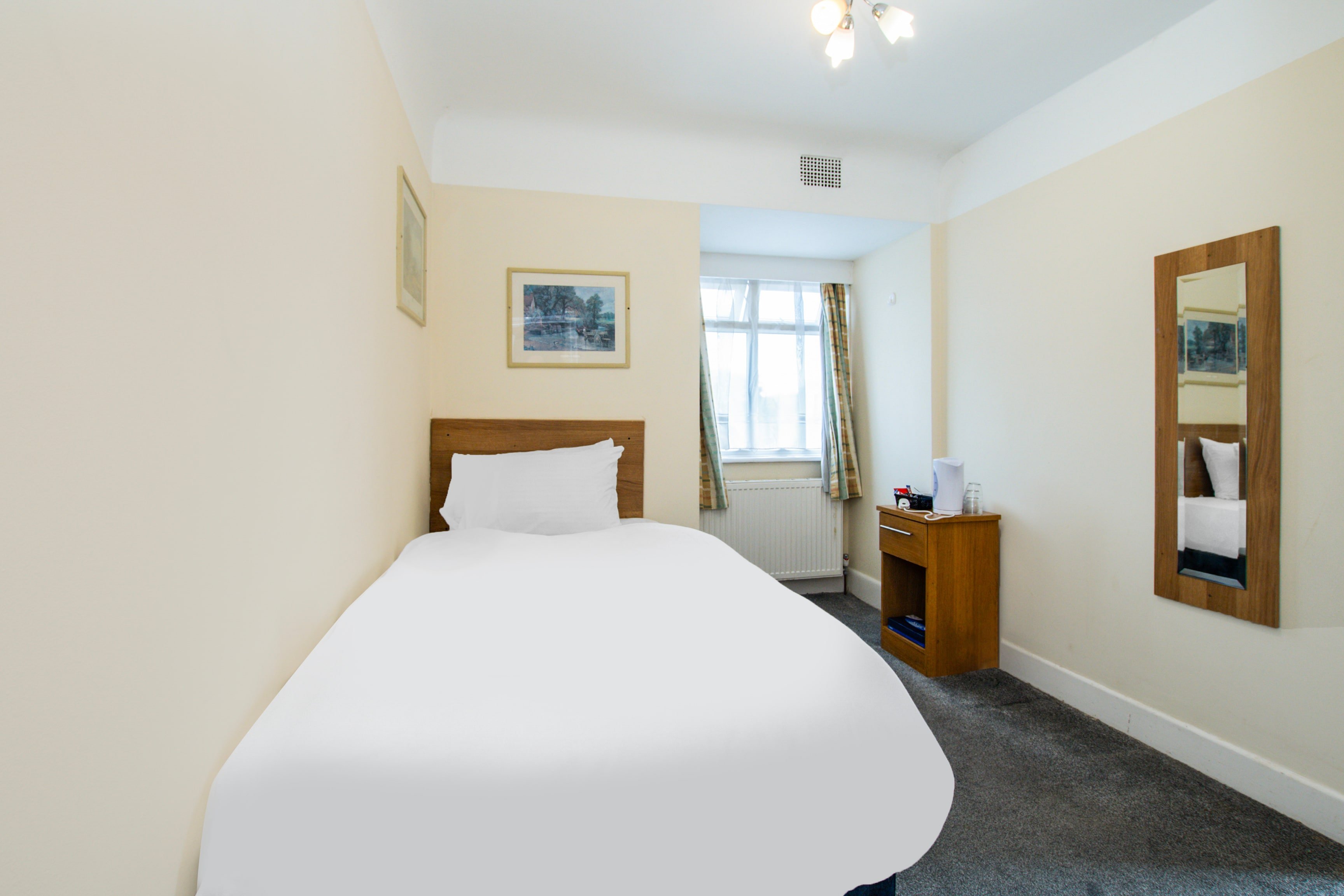 Russel Court Hotel Bournemouth Central 17/45