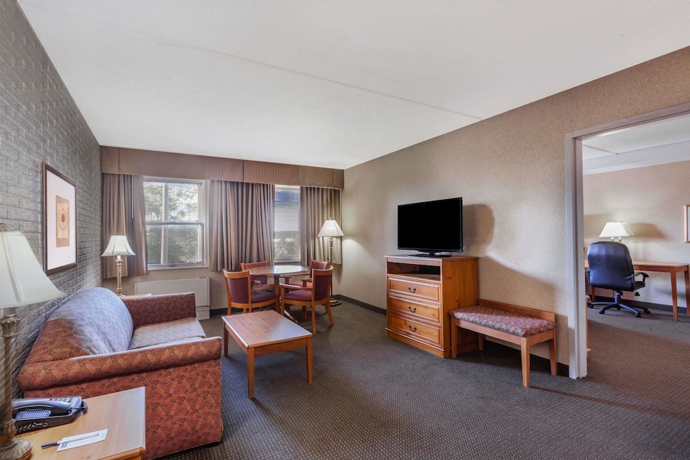 Travelodge By Wyndham Winchester 23/39