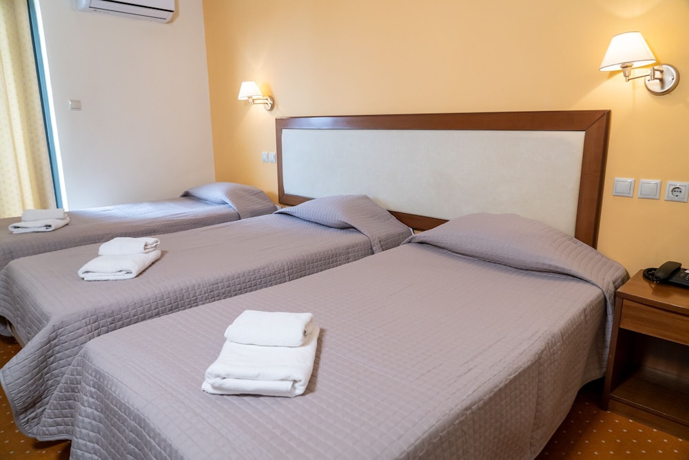 Four Seasons Hotel Glyfada 12/58