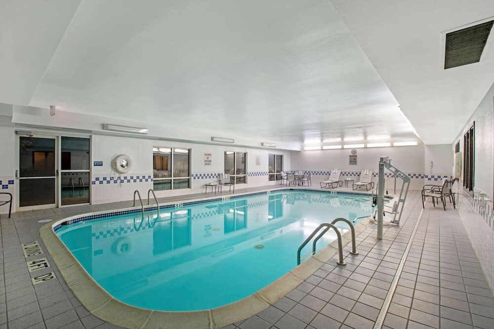 La Quinta Inn & Suites by Wyndham Fayetteville 5/59