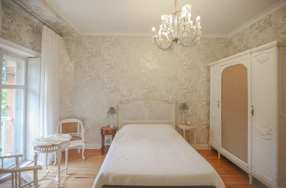 Chateau Du Clair De Lune 17/50