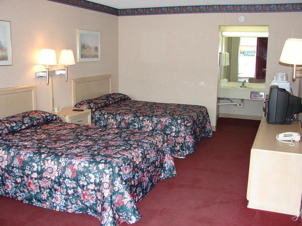 Green Valley Motel 11/53