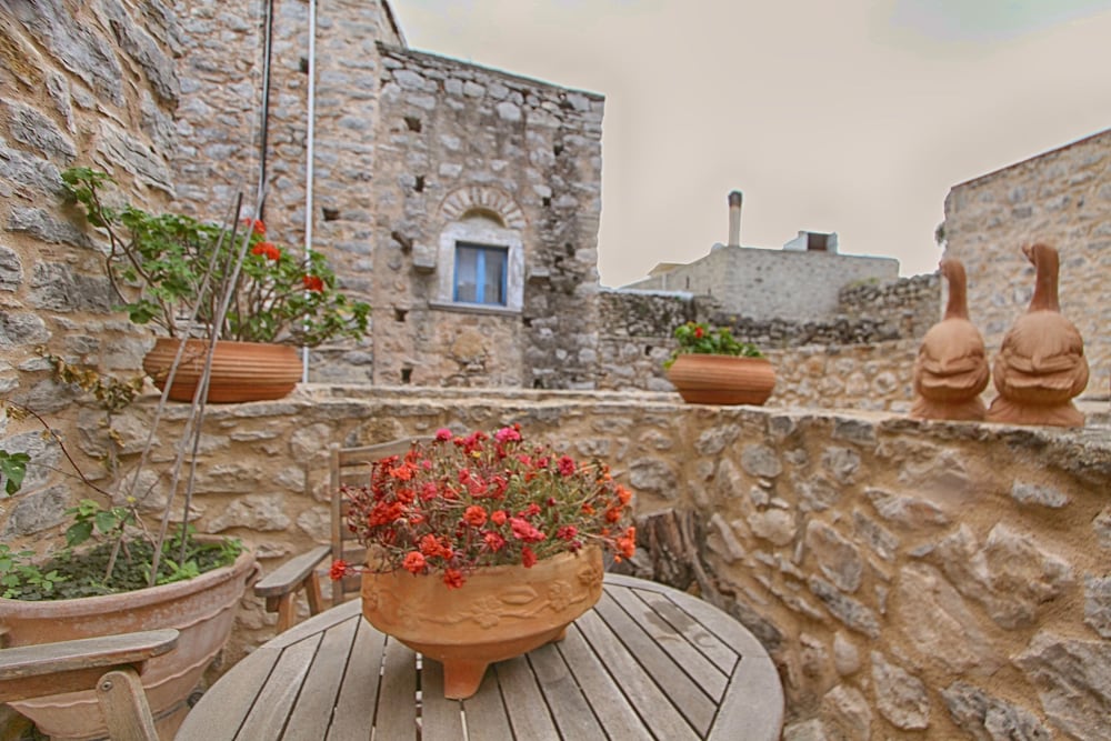 MEDIEVAL CASTLE SUITES TRADITIONAL 35/50