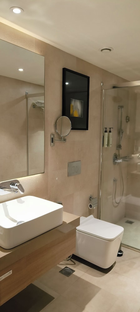 Royal Hometel Suites Dahisar Mumbai 41/43