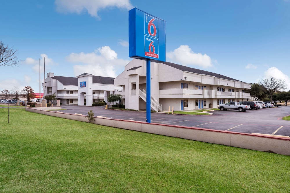 Motel6 Dallas - Irving Dfw Airport East 58/64