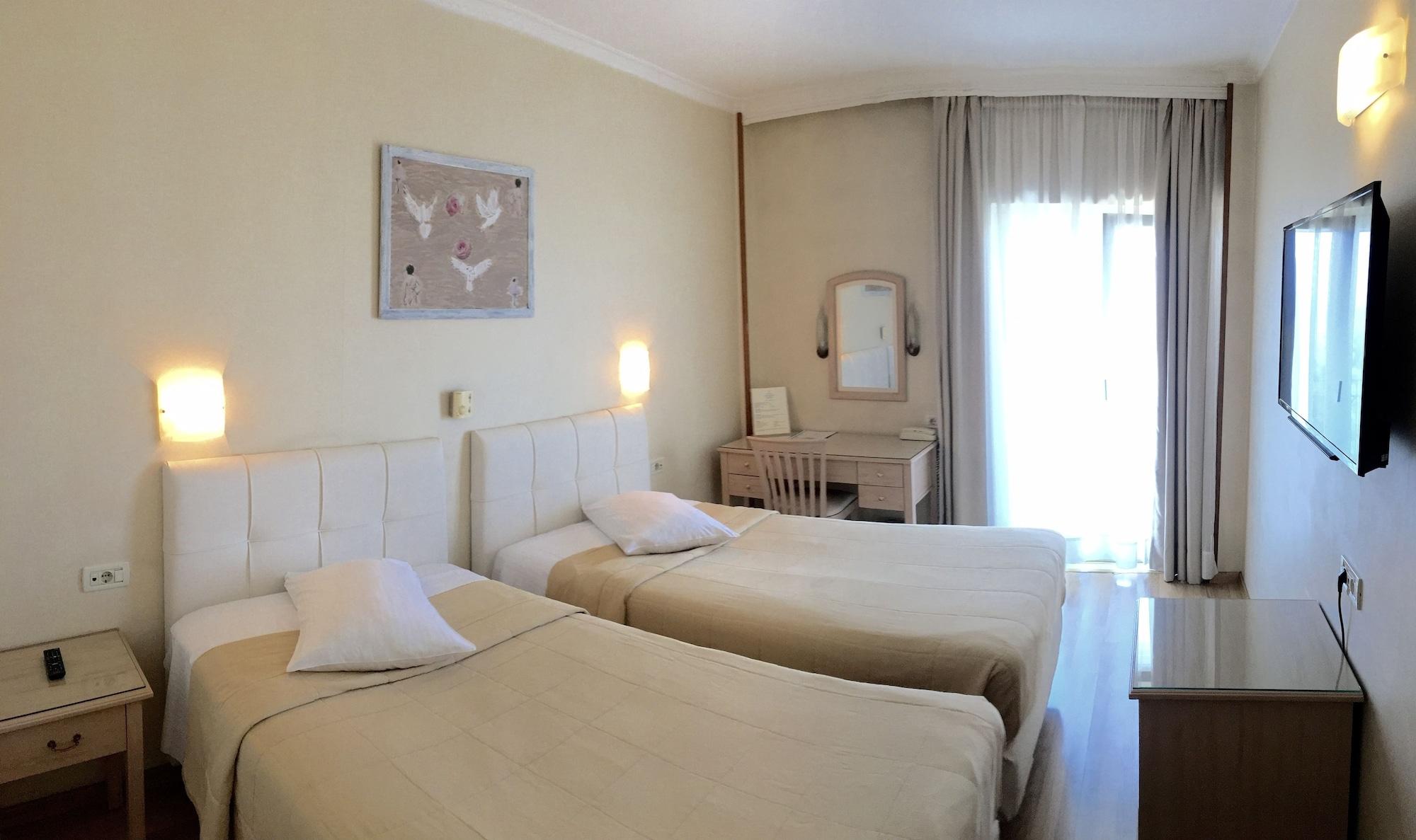 Room, Double or Twin Bed