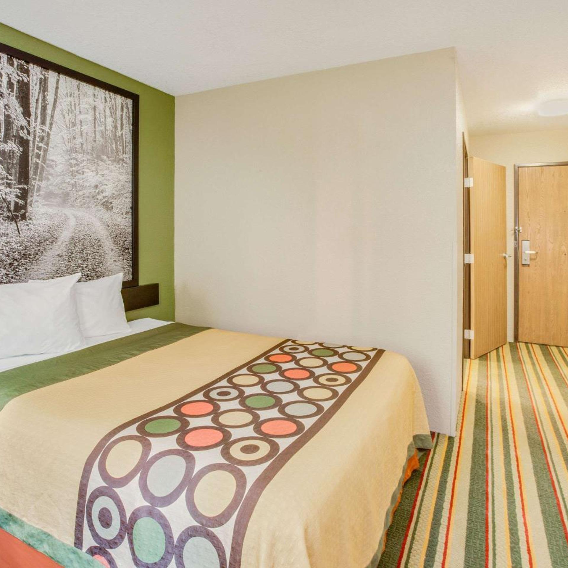 Deluxe, Queen Bed
