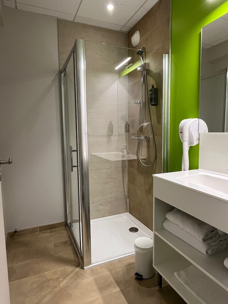Ibis Styles Villeneuve Sur Lot Hotel 66/68